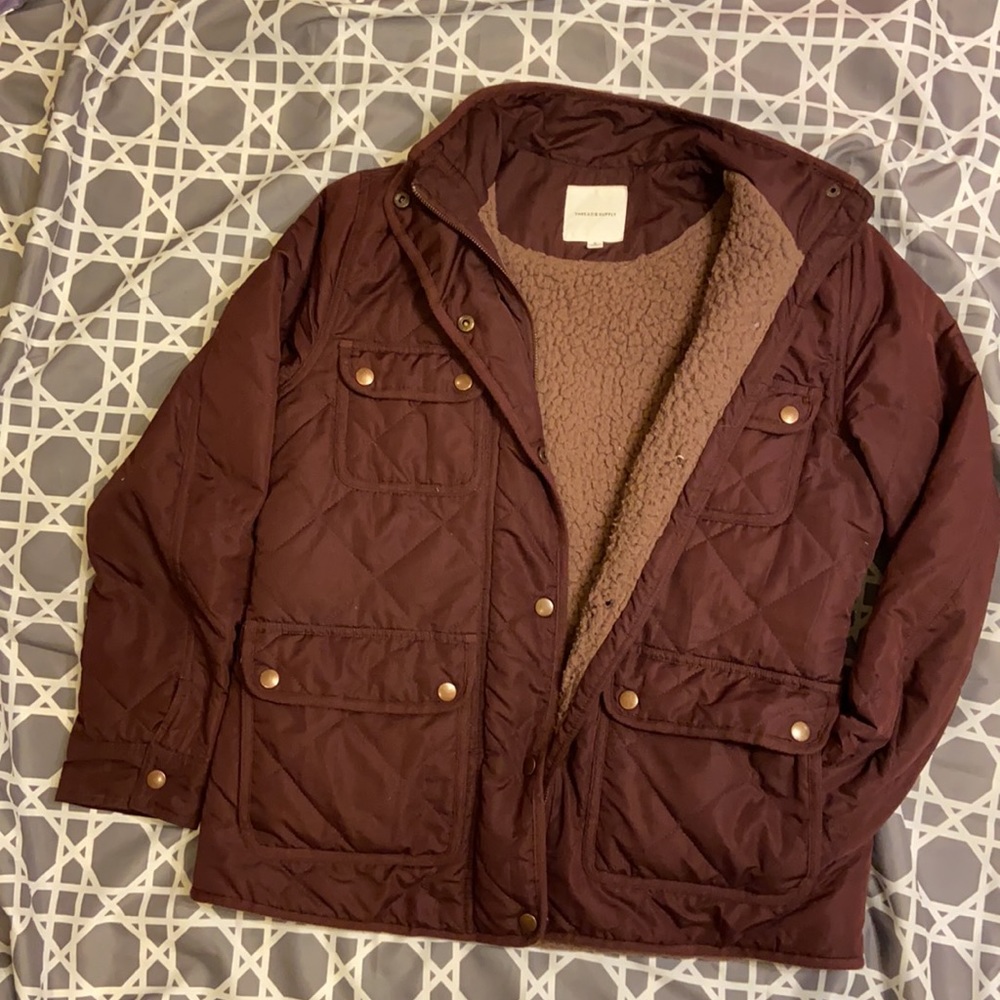 THREAD & SUPPLY FLEECE LINED QUILTED UTILITY JACKET IN BURGUNDY